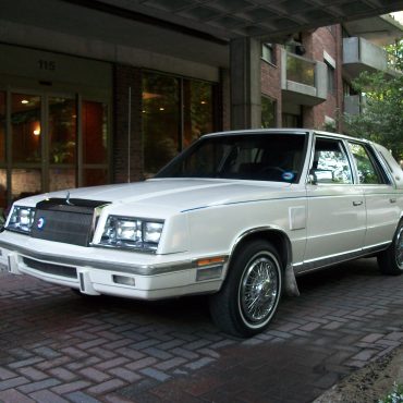 Claude A. Thibault,  Outremont, Chrysler new-yorker 1984