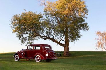 GuillaumeDeschenes_Oldsmobile-F34-1934_chap-370x246