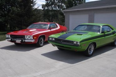 Jacques Caron, St-Donat-de-Rimouski, Plymouth road runner 1973 et Dodge challenger 1971