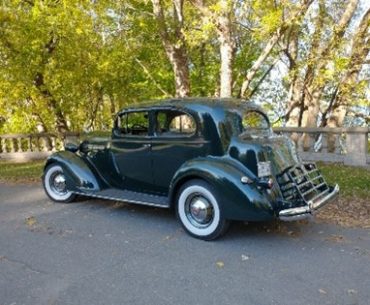 Packard 120 Touring 1937